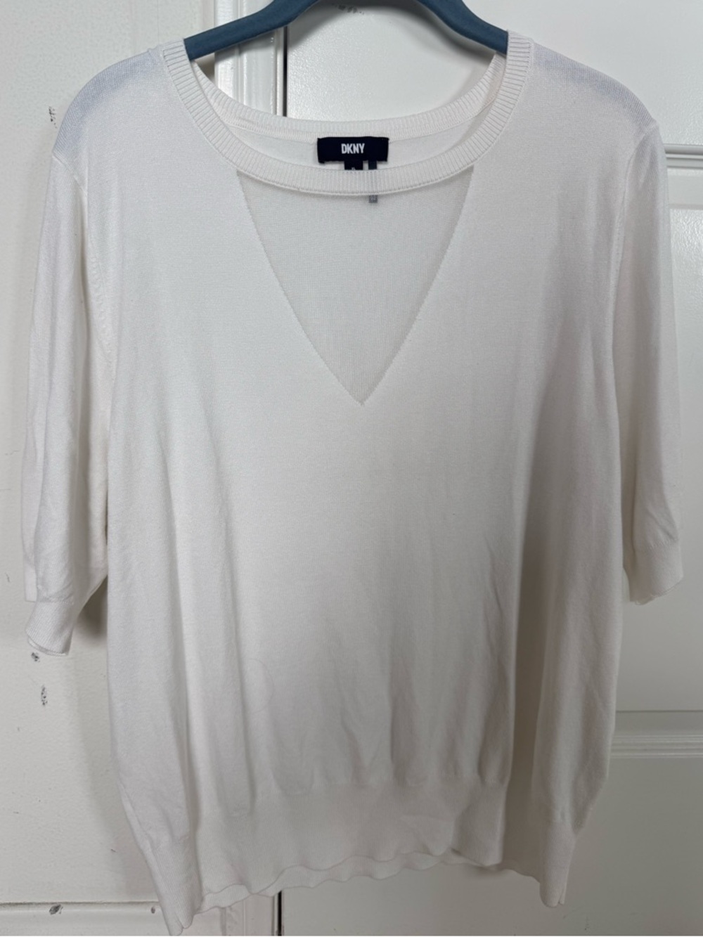 DKNY White Short Sleeve V-Neck Lightweight Top
